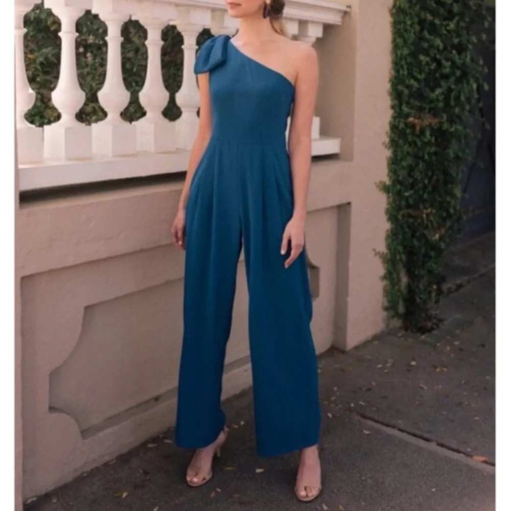 Gal Meets Glam Collection Sylvia One-Shoulder Jumpsuit